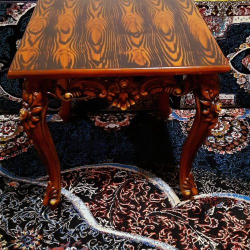 یک عدد میز عسلی سلطنتی
