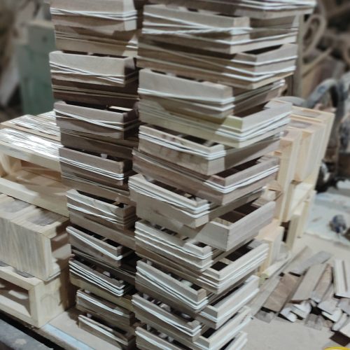 نجار وردست کارگر ساده