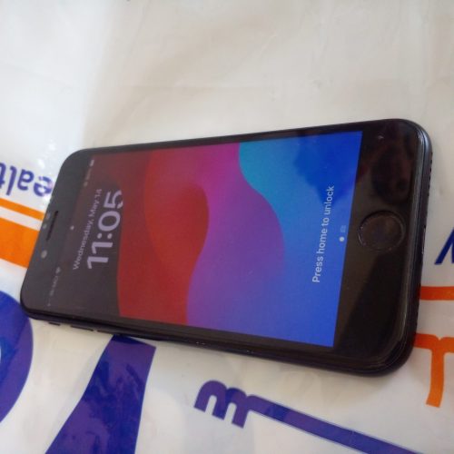 گوشی آیفون se2020