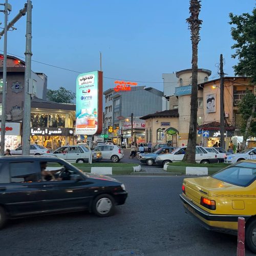 40 متر مغازه به همراه 130 متر خانه در سبزه میدان افخرا بعد از آرامگاه استاد پور داوود برای کافه و رستوران ………