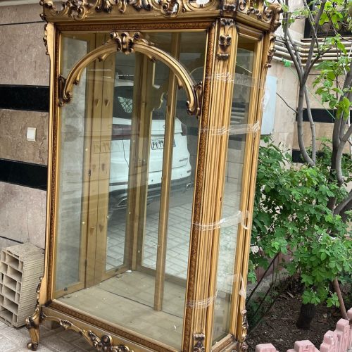 بوفه طلایی شیشه ای