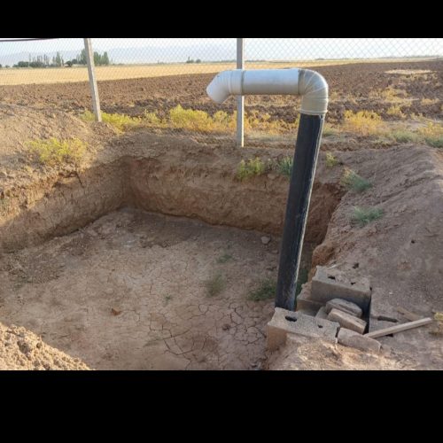 زمین کشاورزی فنس کامل استخر کنده شده آب هفته ای 5دقیقه 6اینچ