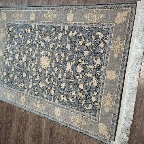 یک عدد فرش 9متری ویک عدد فرش 3متری محتشم