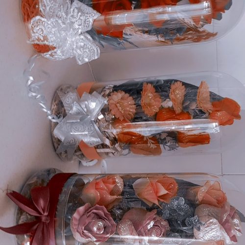 گل های تزئینی مصنوعی و طبیعی