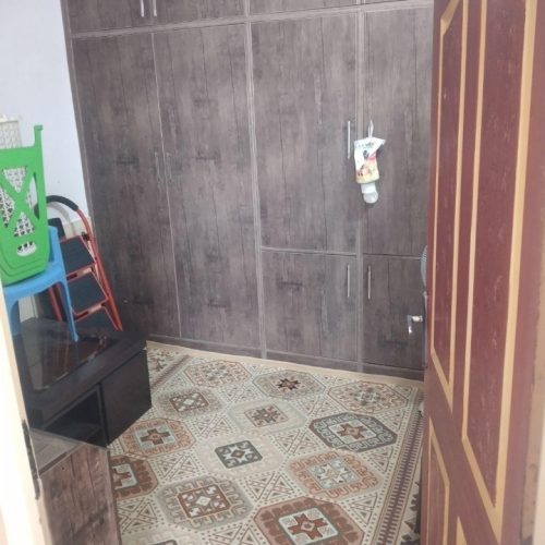 خانه دو طبقه که طبقه همکف اجاره داده میشود