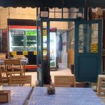 یک مغازه غذا خوری