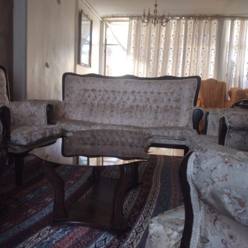 یک دست مبلمان 7نفره با دوعصلی و با میزه وسطی