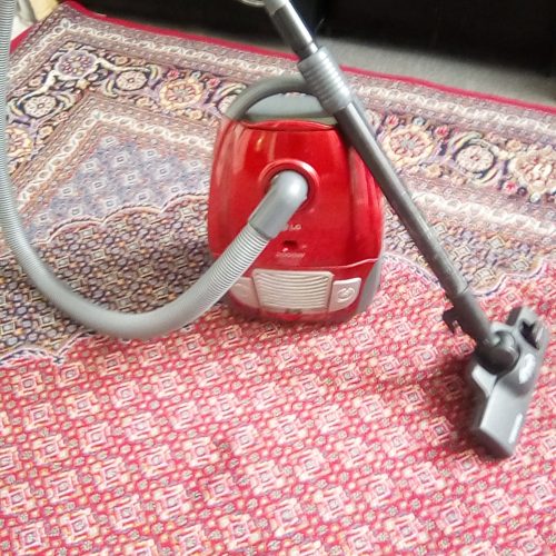 جاروبرقی رنگ قرمز