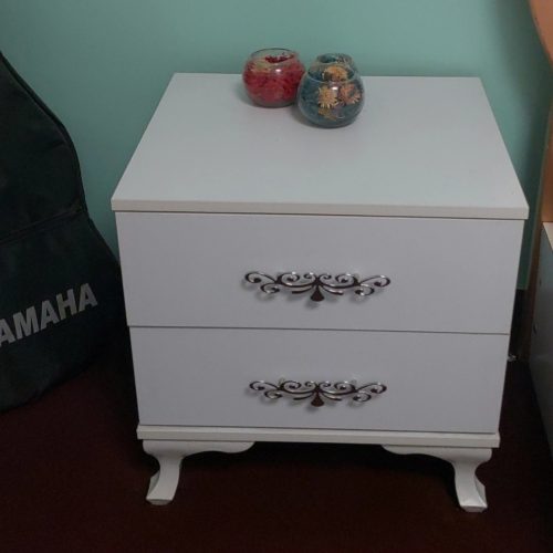 تخت وعسلی و کمد