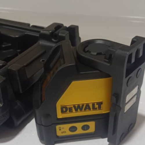 تراز لیزر دیوالت DWO88CG