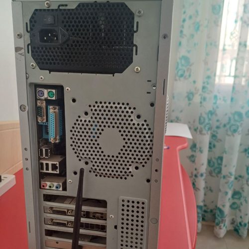 یک دستگاه کیس