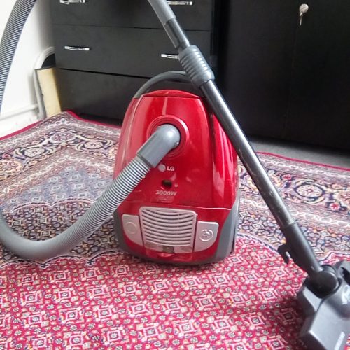 جاروبرقی 3000 رنگ قرمز سالم