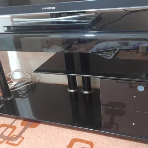 میز تلوزیون شیشه ای