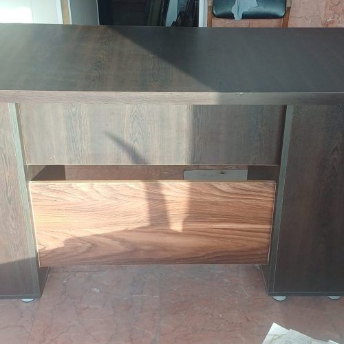 1 عدد میز و 6 عدد صندلی دفتر مشاور املاک