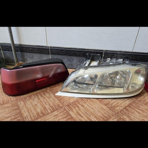 چراغ جلو و خطر عقب