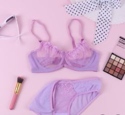 لباس زیر زنانه