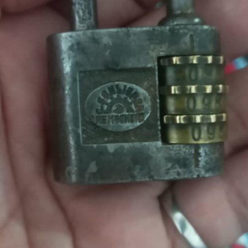 قفل آویزقدیمی رمزدار