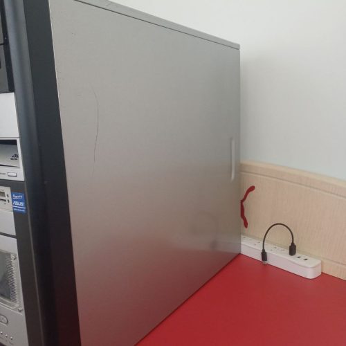 یک دستگاه کیس