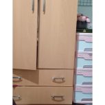 کمدها نسبتا نو و تمیز هستن دارای سه و دو کشو