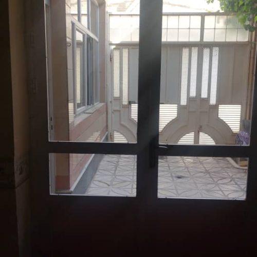 فروش اپارتمان فلکه فردوسی حیاط دار راه جدا