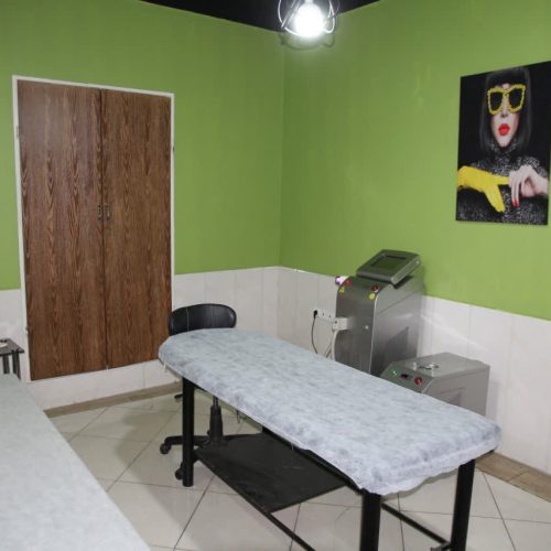 اجاره اتاق 12 متری از یک کلینیک فعال