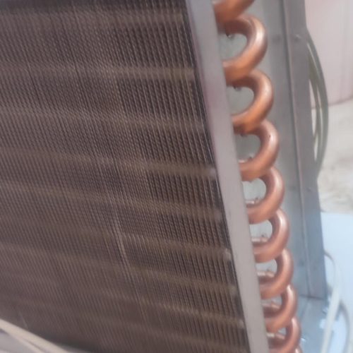 یک عدد دستگاه گلاب گیر