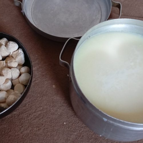 روغن بز و کشک قلعه رعیسی
