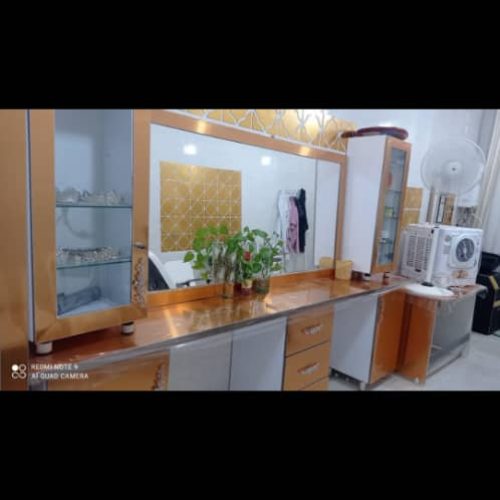 فروش فوری ویترین آرایشگاه زنانه
