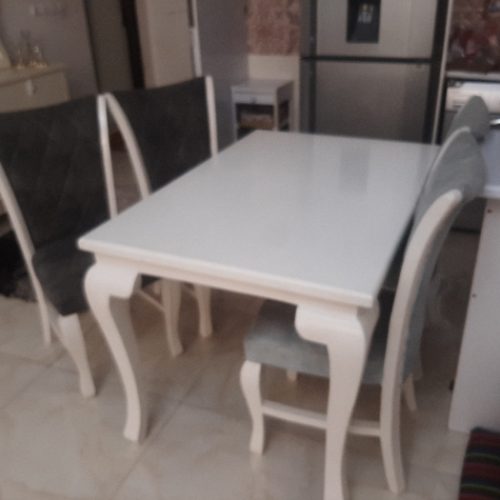 میز ناهارخوری