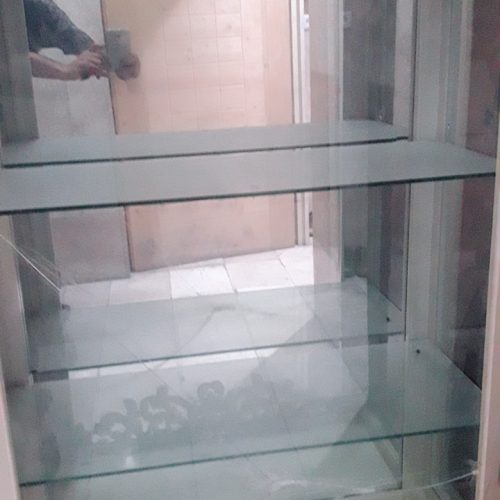 به علت جابجای به فروش میرسد