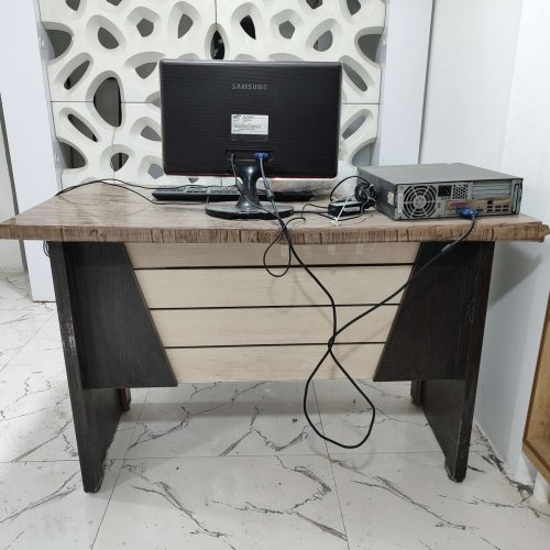 فروش کامپیوتر همراه میز