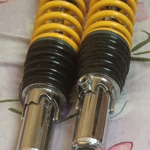 یک جفت کمک عقب هندا درحد