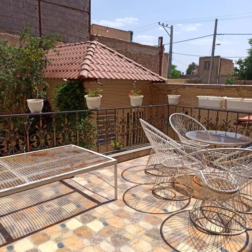 فروش خانه ویلایی همراه با دو واحد مجزا