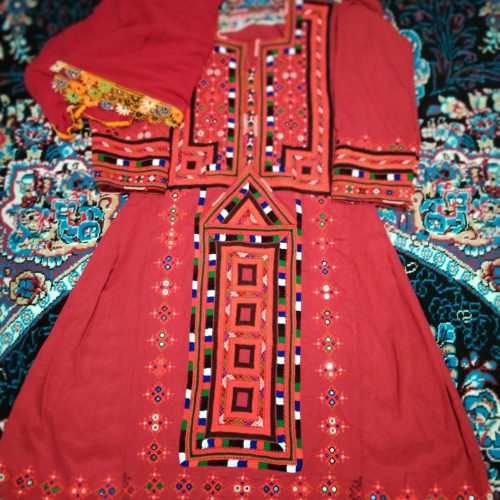 لباس بلوچی نوه هست