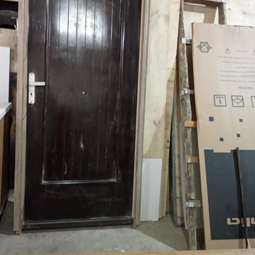 درب چوبی با چارچوب چوبی