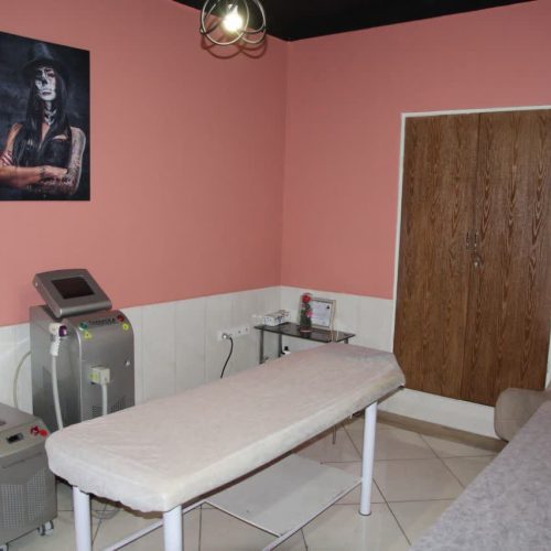 اجاره اتاق 12 متری از یک کلینیک فعال