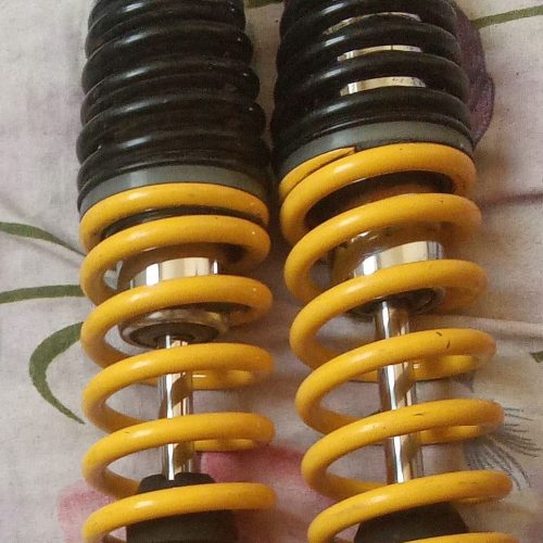 یک جفت کمک عقب هندا درحد