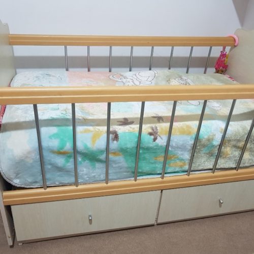 تخت گهواره شوومیزتحریرجادارام دی آف اپادانا