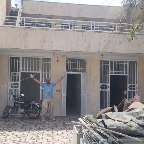 منزل دو طبقه در بست