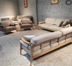 ب چند خیاط و رویه کوب ماهر جهت کار در مبل راحتی نیازمندیم