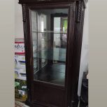 بدنه محکم ، دارای یه طبقه پایینی جدا از طبقات شیشه‌ای