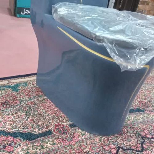 توالت فرنگی نو با کارتن