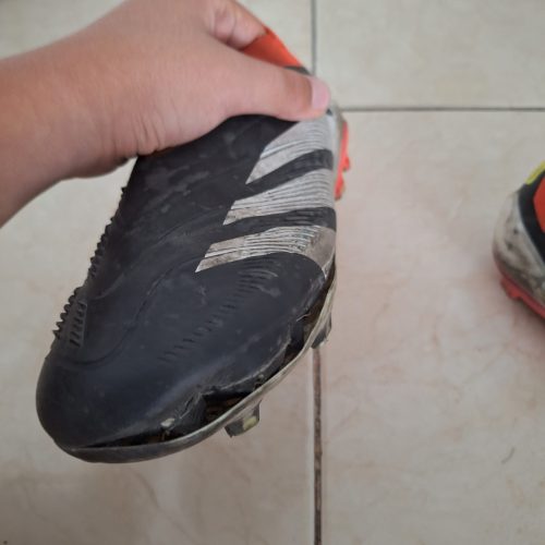 کفش فوتبالی