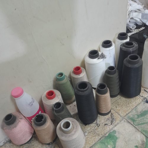 کارگاه خیاطی با تمام وسایل به فروش می‌رسد