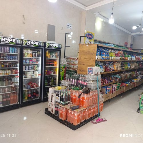 یک باب مغازه همراه قفسه رهن و اجاره فوری