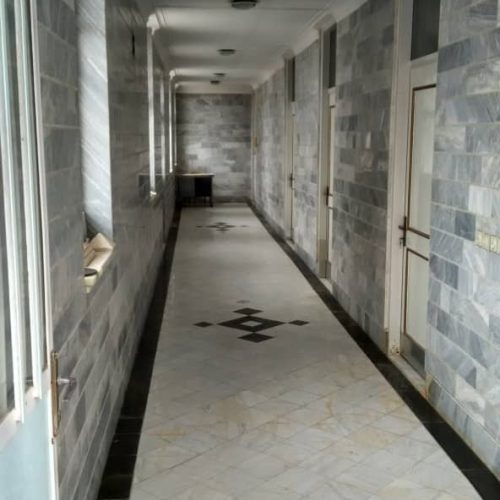 زمین حدود ۷۰۰۰ متری دو بر