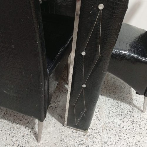 6عدد میز غذا خوری   دو کشاب  در حد نو وتمیز