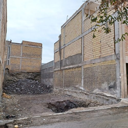 زمین دستجرد با مجوز ساخت شهرداری