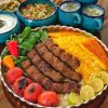 آشپز فقط از ساعت 8 صبح تا1 ظهر با حقوق 11 تومان یک شیفت کار سبک تنوع غذایی کم