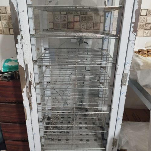 یک عدد دستگاه تخمه پز و گرمکن پیراشکی و دستگاه پشمک زن